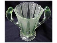 1936年アールデコ ドイツBrockwitz社 鳥の形の取っ手付型押しウランガラス花器